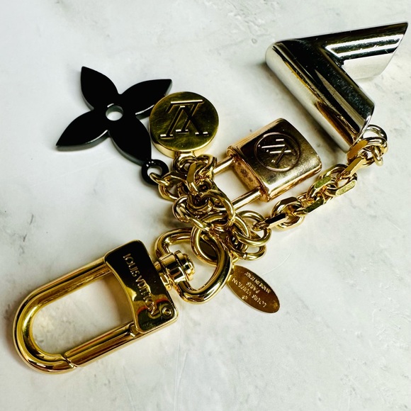 EUC Louis Vuitton Multi Colored Metal Kaleido V Key Chain Bag Charm - Picture 14 of 16